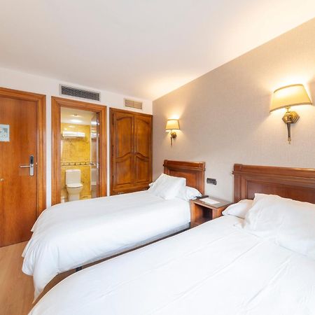Almazán Hostal Sin Recep24H Puerta De La Villa - Pet Friendly & Restaurante מראה חיצוני תמונה