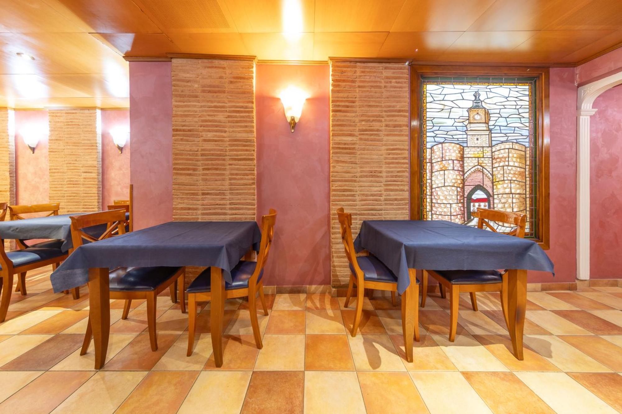 Almazán Hostal Sin Recep24H Puerta De La Villa - Pet Friendly & Restaurante מראה חיצוני תמונה