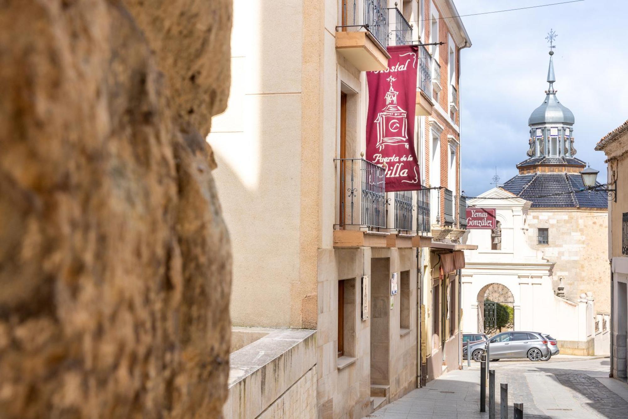 Almazán Hostal Sin Recep24H Puerta De La Villa - Pet Friendly & Restaurante מראה חיצוני תמונה