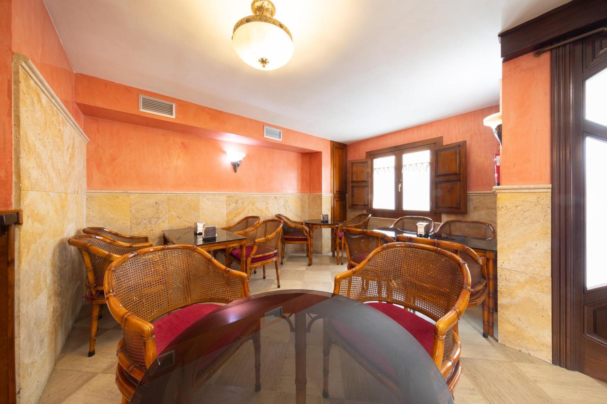 Almazán Hostal Sin Recep24H Puerta De La Villa - Pet Friendly & Restaurante מראה חיצוני תמונה
