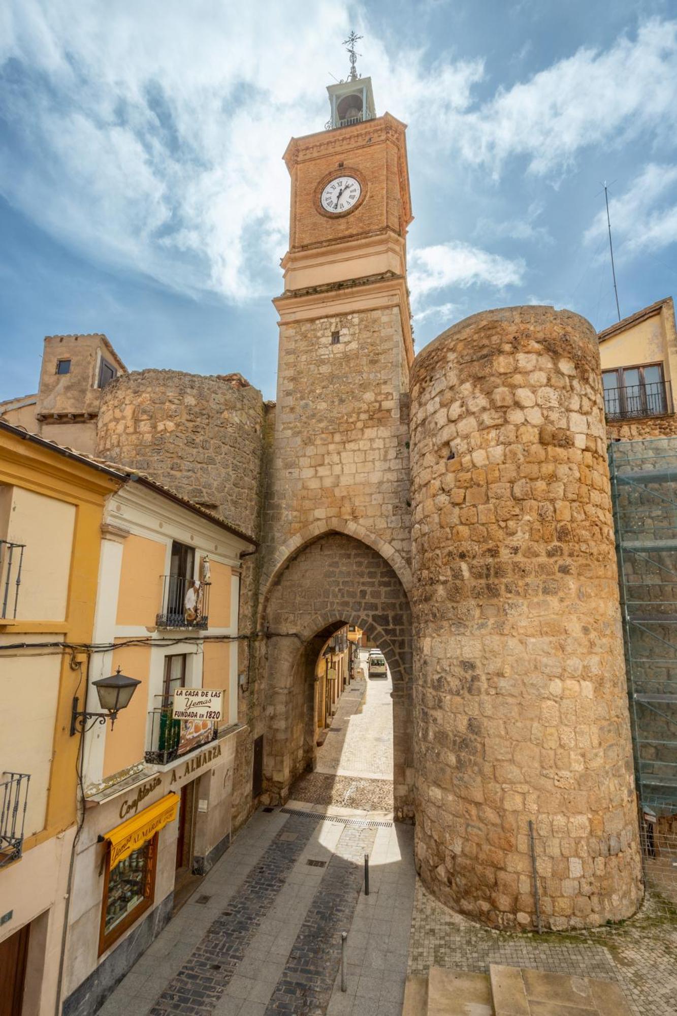 Almazán Hostal Sin Recep24H Puerta De La Villa - Pet Friendly & Restaurante מראה חיצוני תמונה