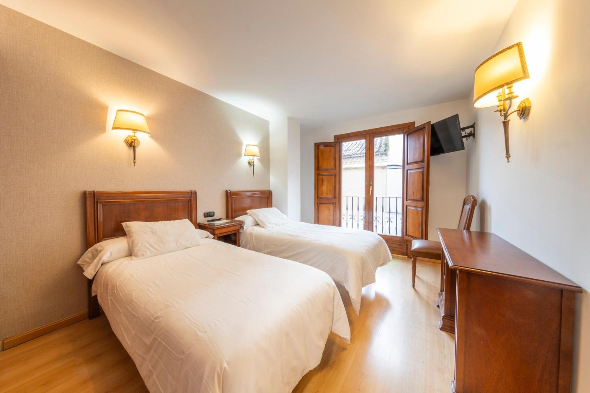 Almazán Hostal Sin Recep24H Puerta De La Villa - Pet Friendly & Restaurante מראה חיצוני תמונה