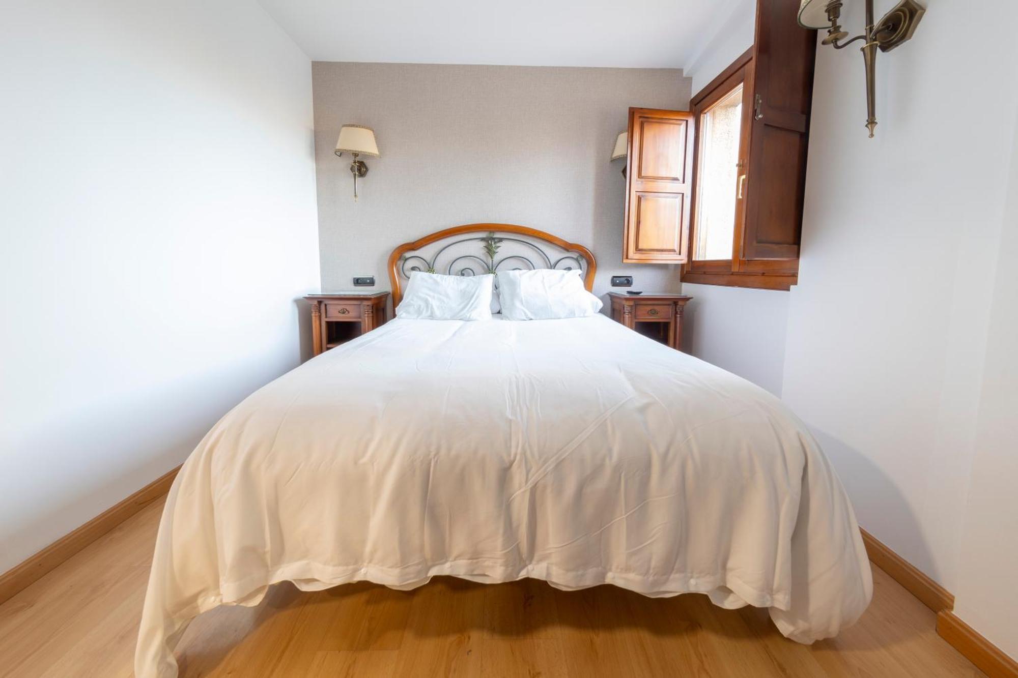 Almazán Hostal Sin Recep24H Puerta De La Villa - Pet Friendly & Restaurante מראה חיצוני תמונה